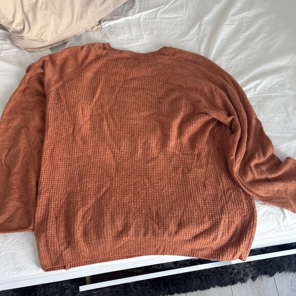 Orange Crewneck from Weatherproof Vintage - Picture 2 of 5